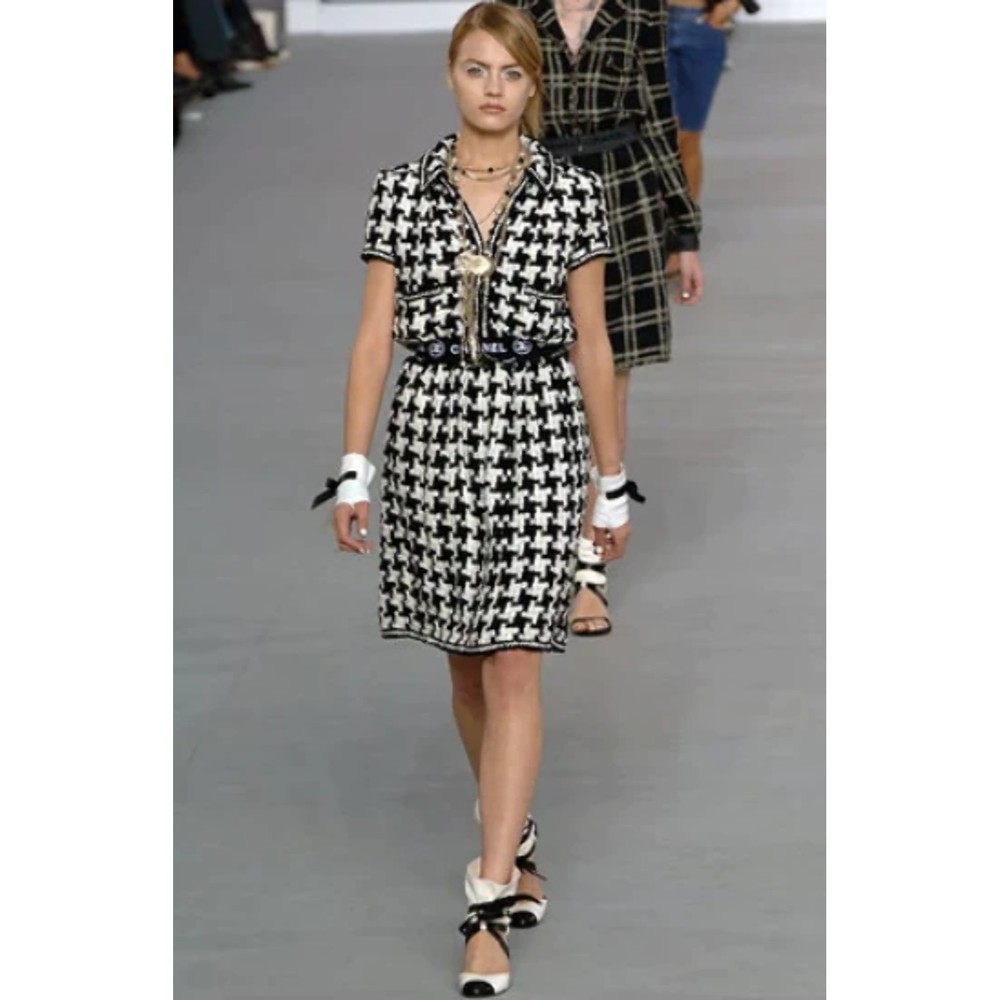 Chanel 06P Runway CC Feather Necklace Draped Chains Pearls & Beads - Picture 2 of 9